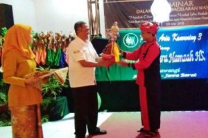 Unik, Seminar Dikemas Dalam Pagelaran Wayang